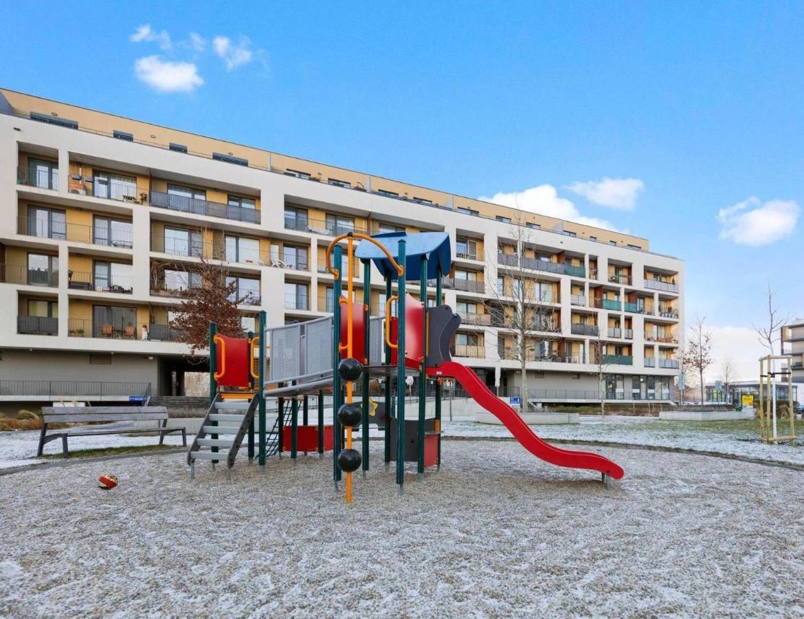 Sunflower - Modern Large Charming Apartment With Balcony Μπρατισλάβα Εξωτερικό φωτογραφία