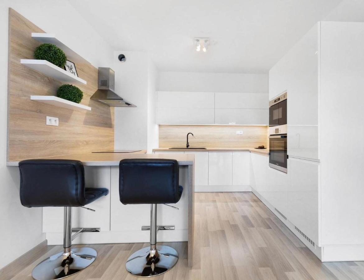Sunflower - Modern Large Charming Apartment With Balcony Μπρατισλάβα Εξωτερικό φωτογραφία