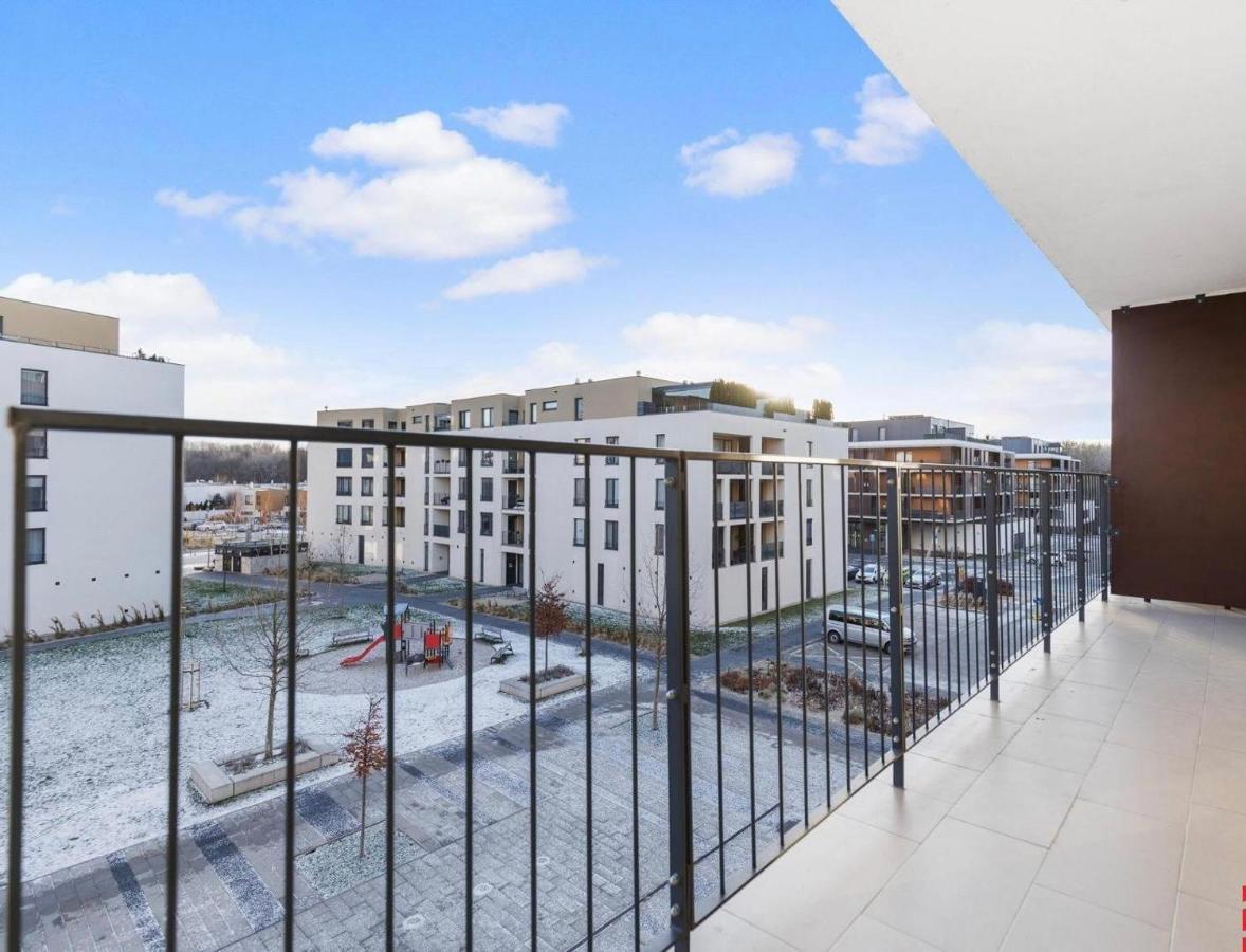 Sunflower - Modern Large Charming Apartment With Balcony Μπρατισλάβα Εξωτερικό φωτογραφία